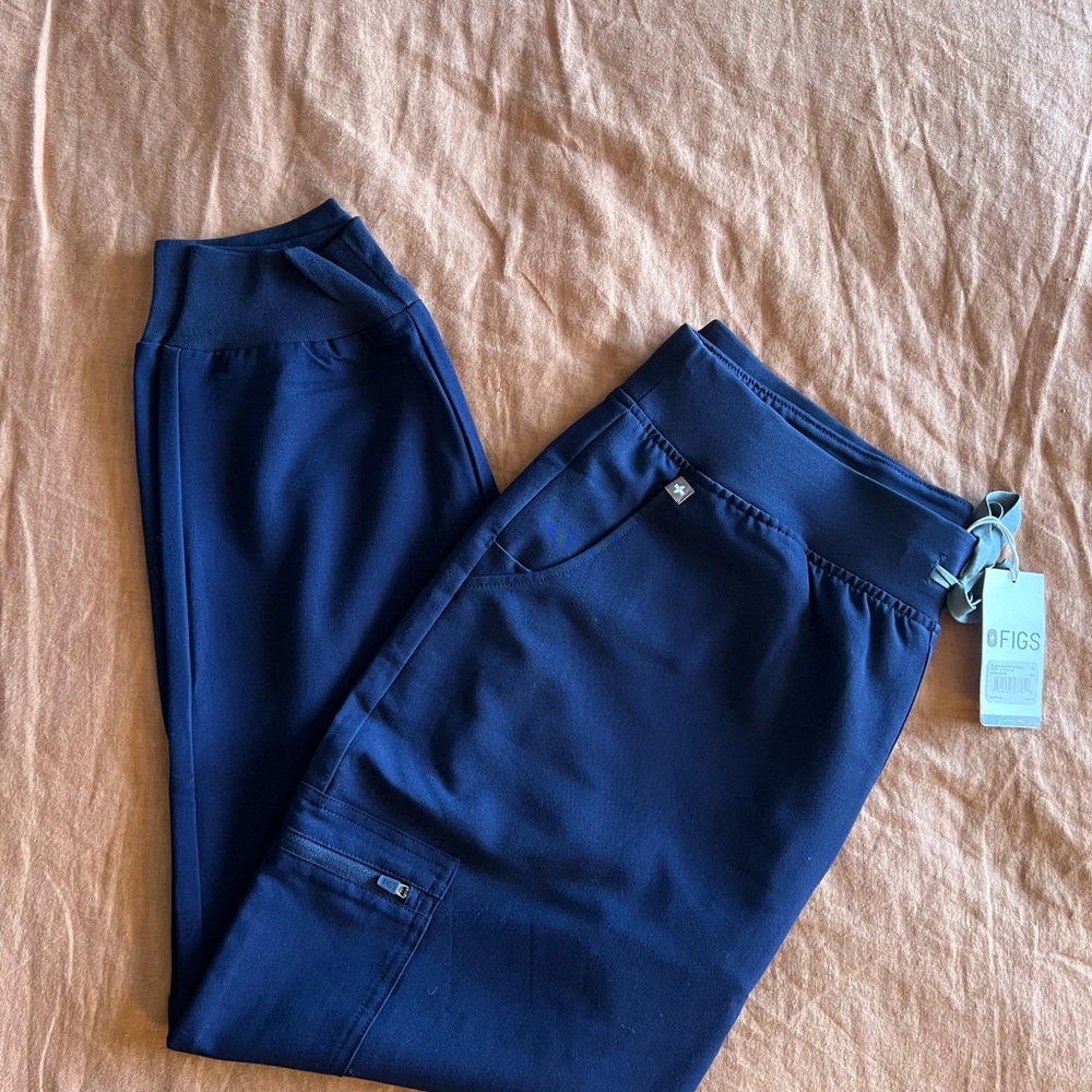 Figs Women's Navy Blue jogger Scrubs